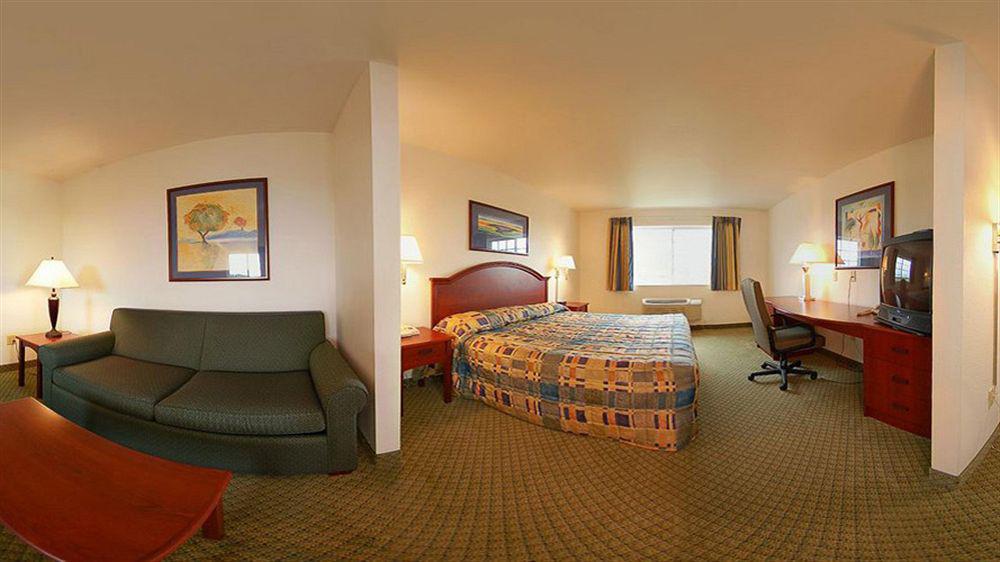 Crossings By Grandstay Inn & Suites Becker Екстер'єр фото