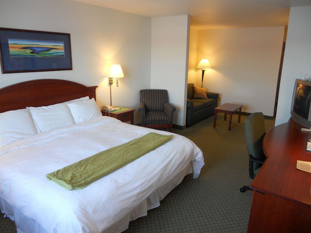 Crossings By Grandstay Inn & Suites Becker Екстер'єр фото