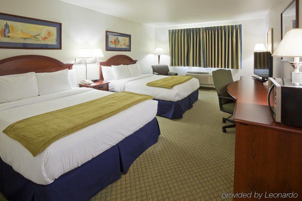 Crossings By Grandstay Inn & Suites Becker Екстер'єр фото