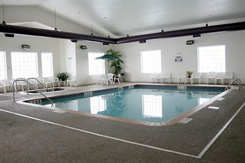 Crossings By Grandstay Inn & Suites Becker Екстер'єр фото